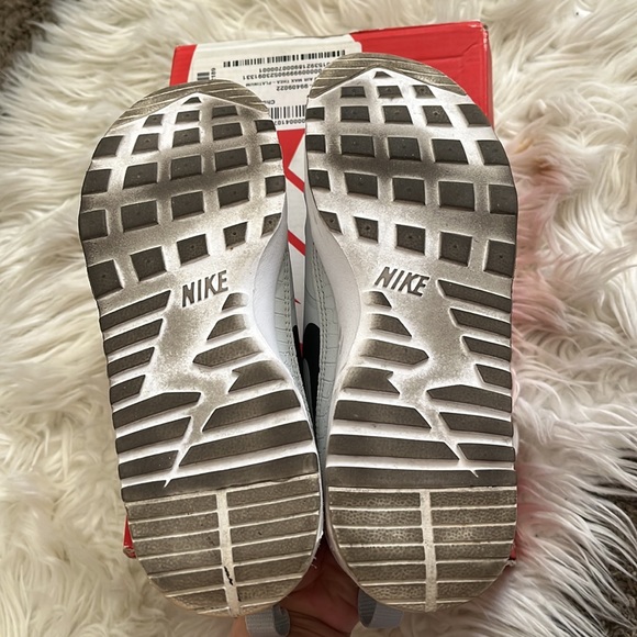 Nike Air Max Thea Sneakers - Picture 3 of 5